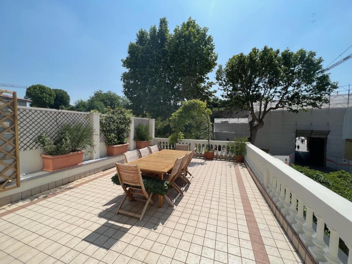 فيلا Residenza Porta Brescia بسكييرا ديل غاردا المظهر الخارجي الصورة