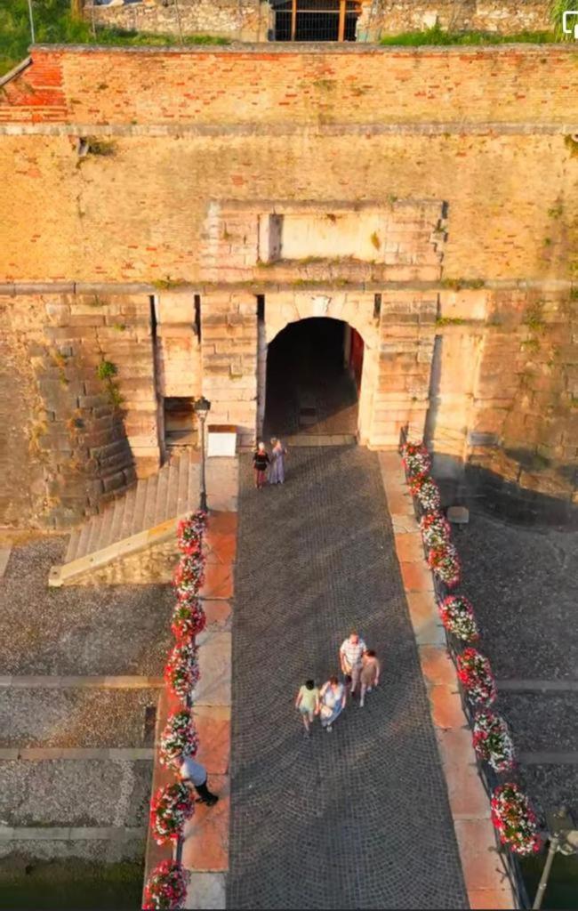 فيلا Residenza Porta Brescia بسكييرا ديل غاردا المظهر الخارجي الصورة