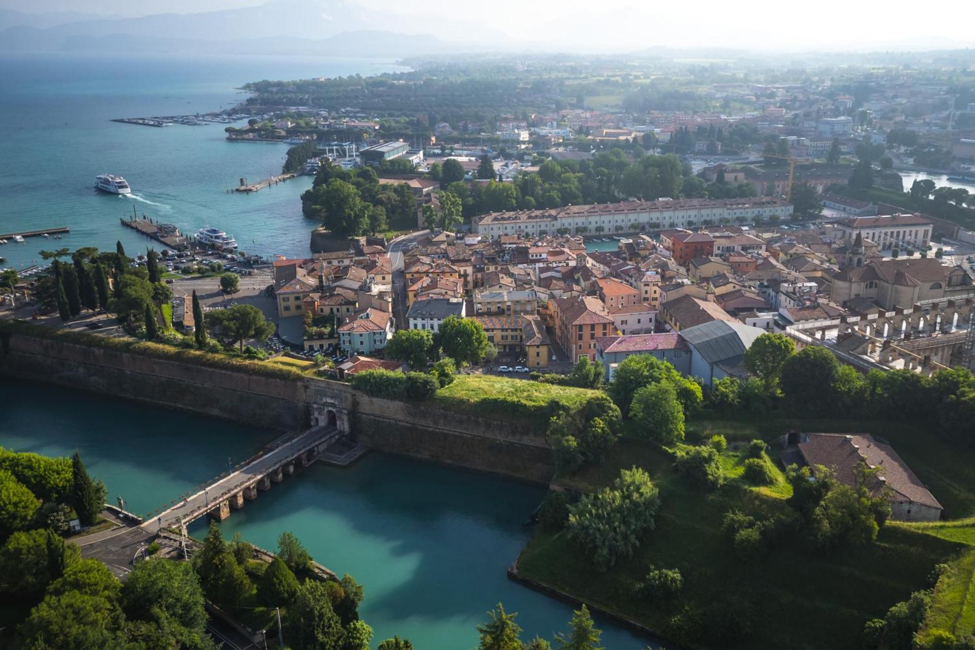 فيلا Residenza Porta Brescia بسكييرا ديل غاردا المظهر الخارجي الصورة